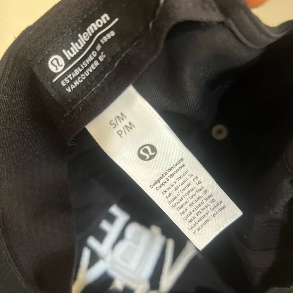 lululemon Black Adjustable Strap  baseball cap 